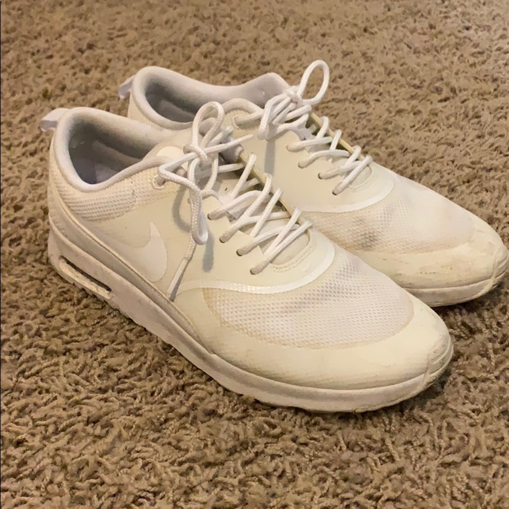 Nike tennis shoes